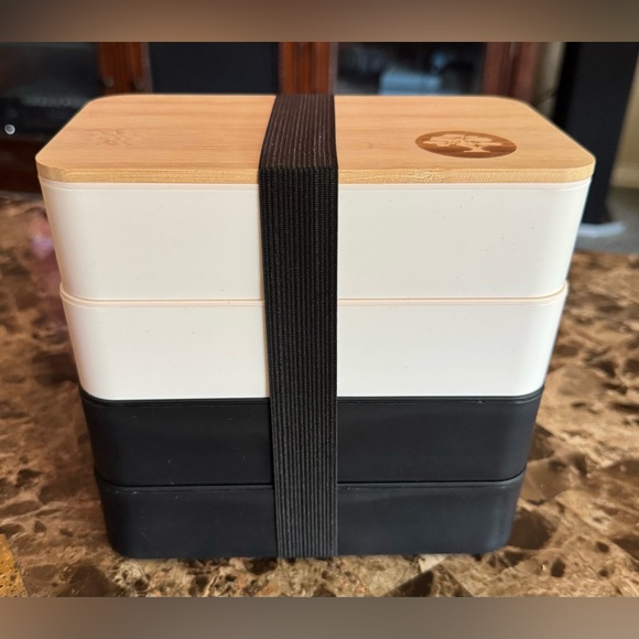 4 Tier Bento Box with Bamboo Lid, Utensils and Insulated Lunch Bag - Picture 1 of 6